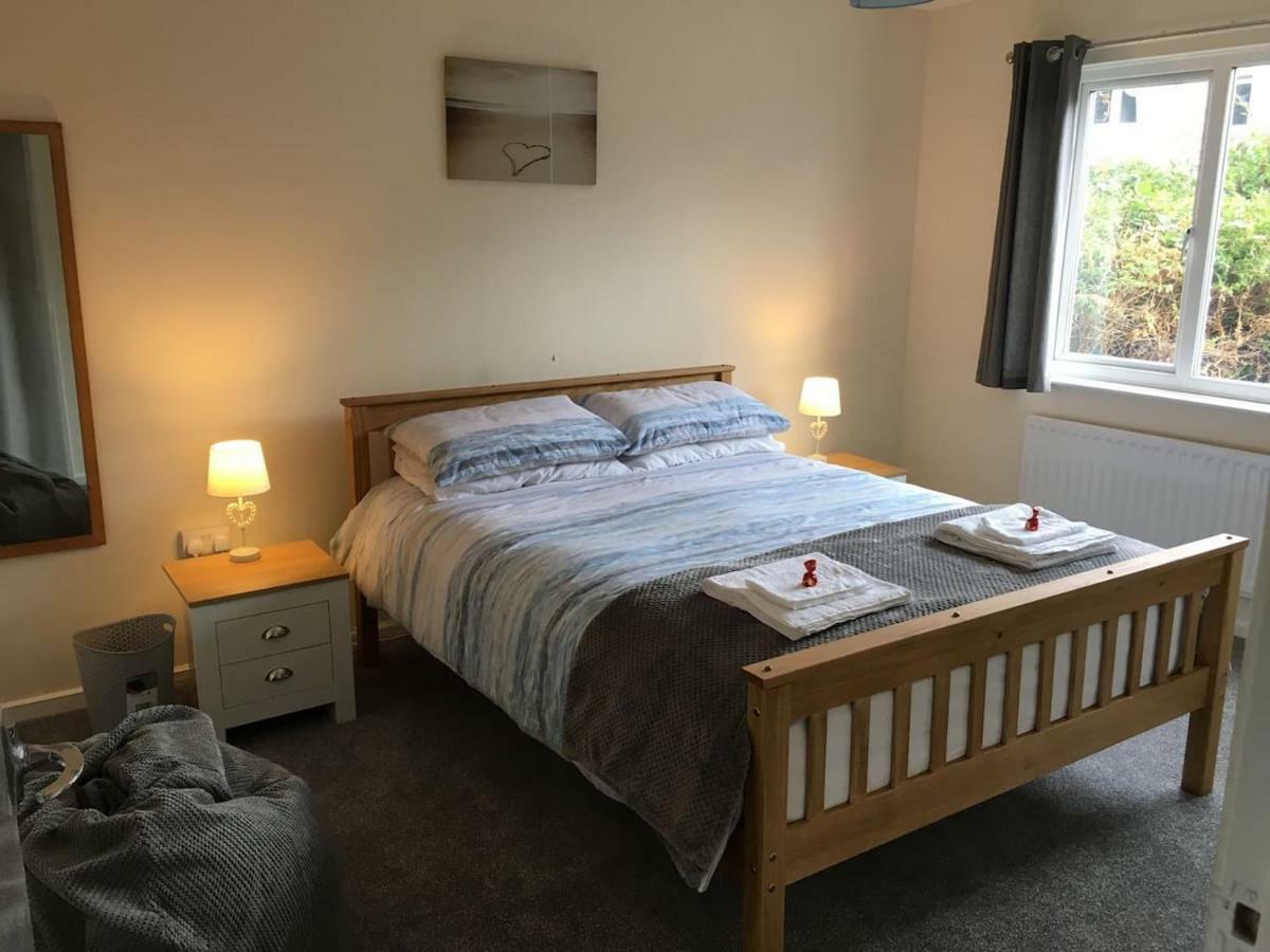 Wristland Court, Watchet Apartment Bagian luar foto